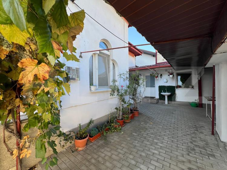 Spatiu comercial 4 camere, 130 mp, zona Piata Mare