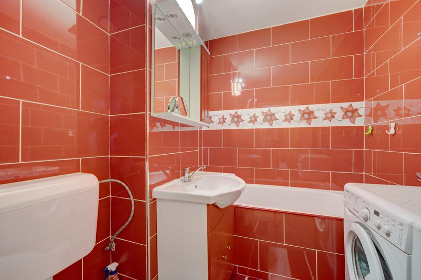 Apartament 3 camere decomandat, Titan, 1 Decembrie