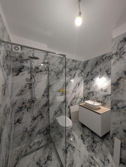 Apartament nemobilat cu 3 camere – Florești, zona Porii
