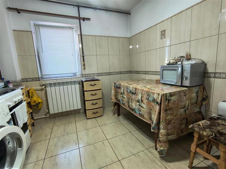 De vanzare Apartament 4 camere Constanta Inel II