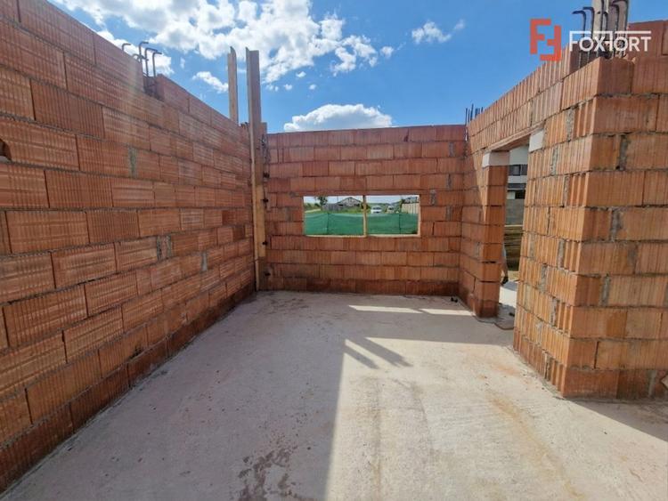 Duplex nou de vanzare cu 3 camere si teren de 300 mp - zona Bucovat