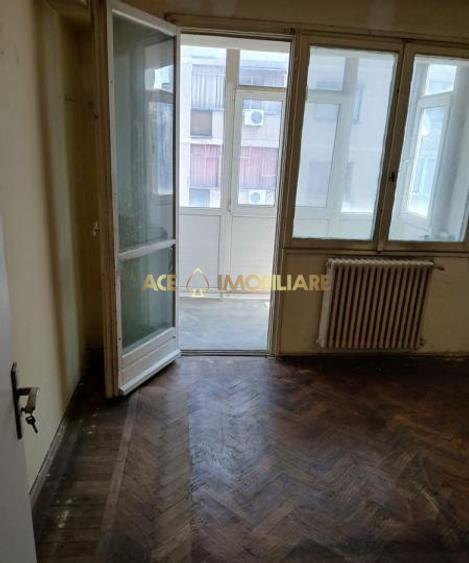3 Camere de vanzare | Universitate | Metrou | 2% Comision | Cash | Nerenovat