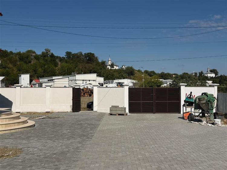 Vila deosebita Parter + Mansarda de vanzare in Odobesti - 6