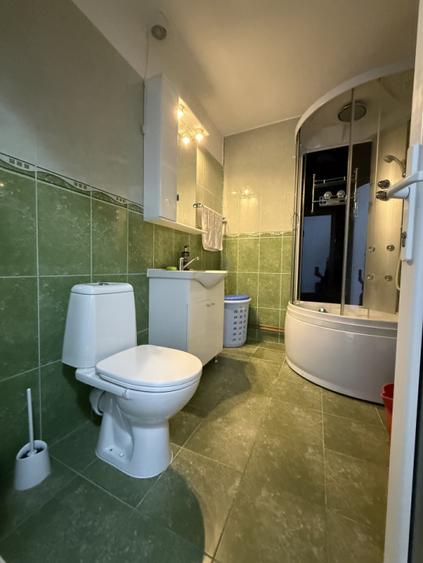 Apartament spatios, 2 camere, 58 mp utili + 2 balcoane si 2 debarale - Bucovina