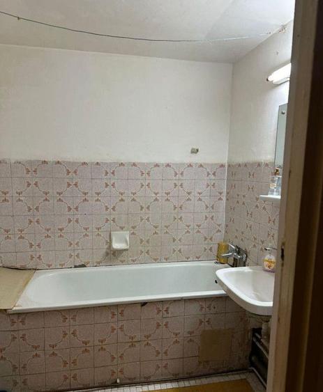 Apartament -4 camere -decomandat-Zona Rahova-Petre Ispirescu