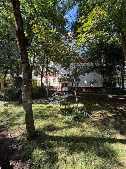 3 camere Emil Racovita etaj 1 67mp  cu boxa si loc de parcare