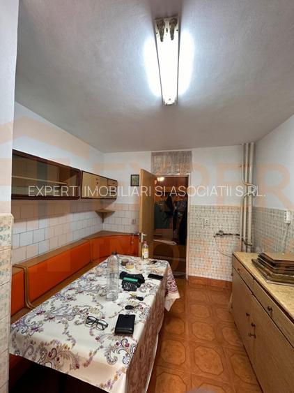 Apartament 4 camere de vânzare în Poarta 6, etaj intermediar - 5