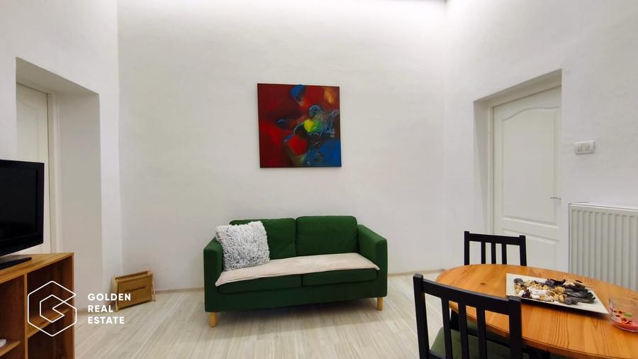 Apartament tineresc cu 2 camere, etaj 1, langa Primarie