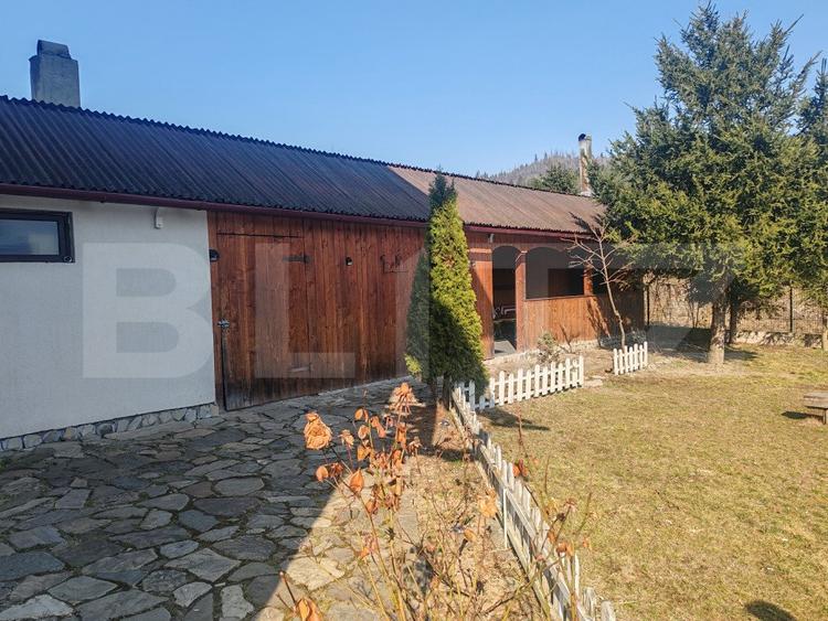 Pensiune cu 9 camere, 250 mp, teren de 900 mp, zona Manastirea Humorului