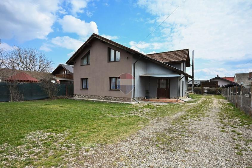 Casa Podu Oltului - Harman | 200 mp utili + 1000 teren | Comision 0%