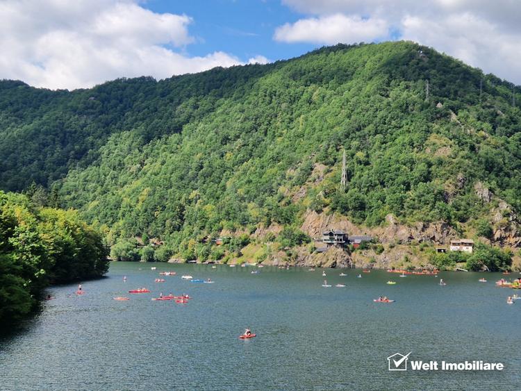 Teren ideal pentru casă de vacanță, aproape de coada lacului Tarnița
