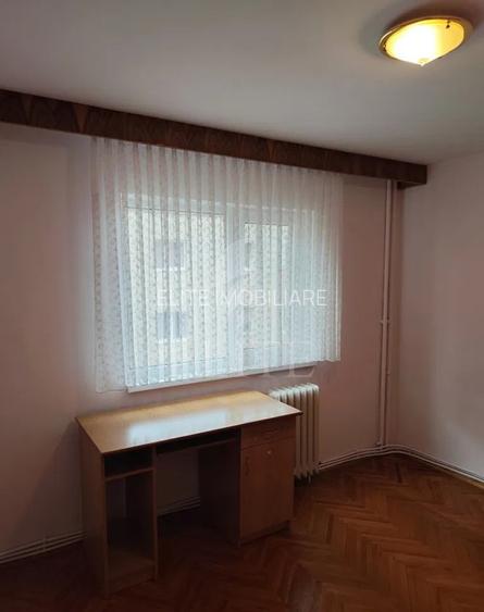 Apartament 3 camere în zona STRAZII RETEZAT - 13