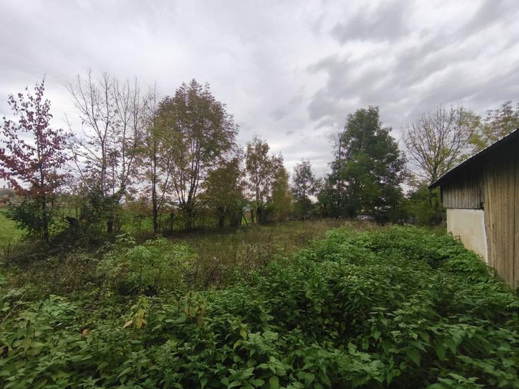 Casa individuala, 60mp, teren 3000mp, zona Padureni, Siret