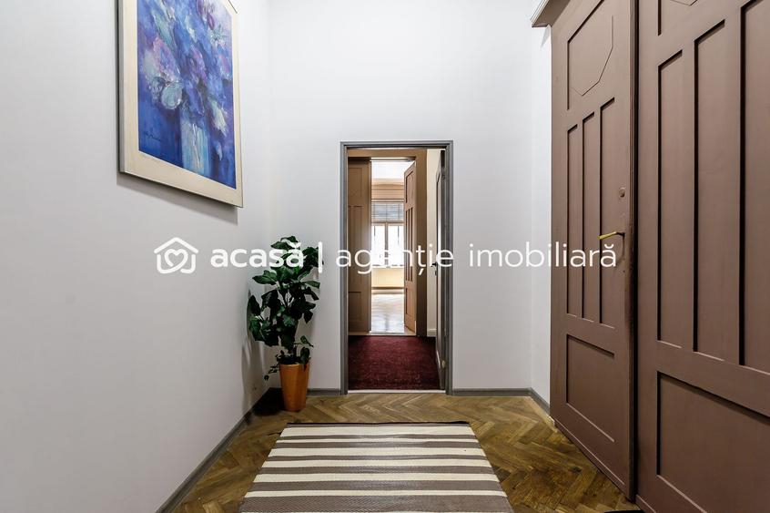 Apartament ULTRACENTRAL cu 3 camere, la cheie, renovat recent