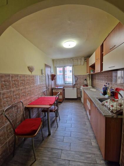 Apartament 3 camere, etaj intermediar, zona Sagului - Shopping City Ma