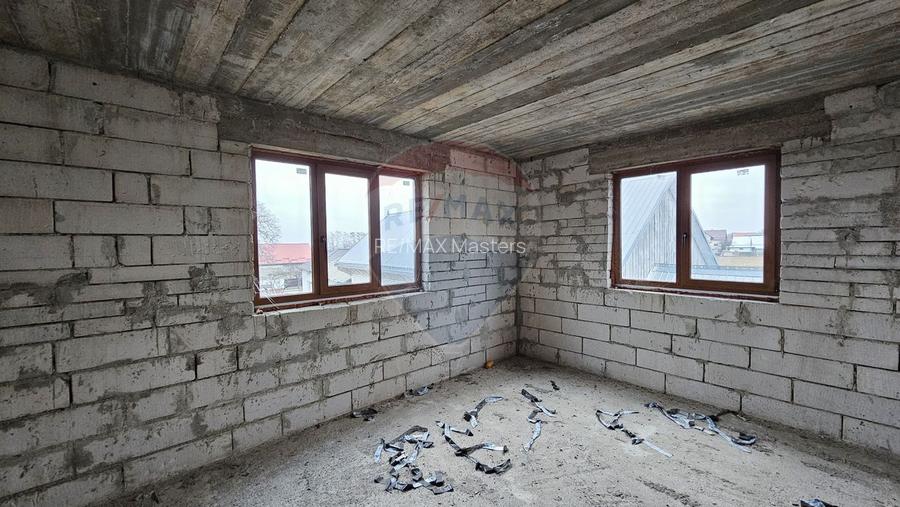 Casă / Vilă cu 12 camere, teren intravilan de 2869mp în Siminicea, SV - 22