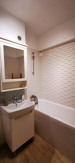Apartament tip studio, centrala proprie, balcon, zona Calea Călărașilor