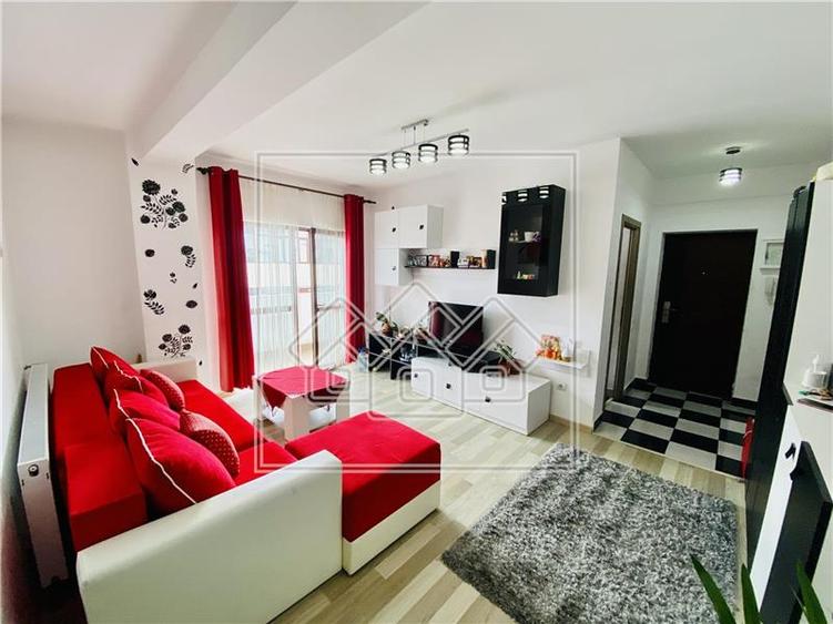Ap. cu 3 camere si balcon, etaj 5/7, situat in zona Doamna Stanca