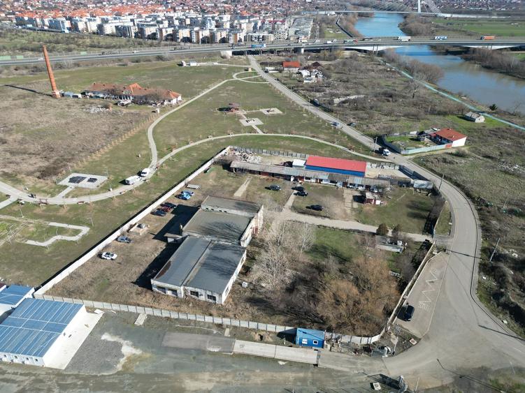 Teren de 7.533 mp zona Malul Mureșului