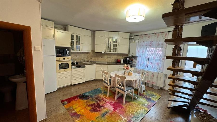 Proprietate rara in Schei/penthouse pe doua niveluri