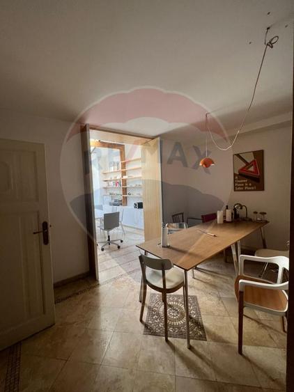 Apartament cu 4 camere de închiriat în zona Dacia pretabil birou