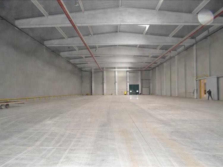 Hala industriala noua langa aeroport