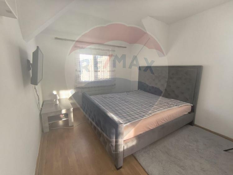 Apartament cu 3 camere de vanzare in zona Soarelui