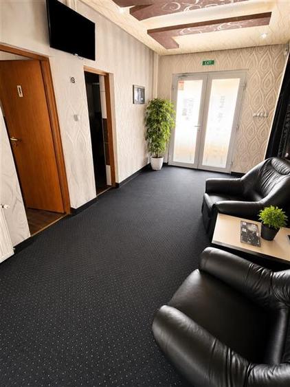 Cladire comerciala reprezentativa, 670 mp, vizibilitate, parcare proprie, vitrin