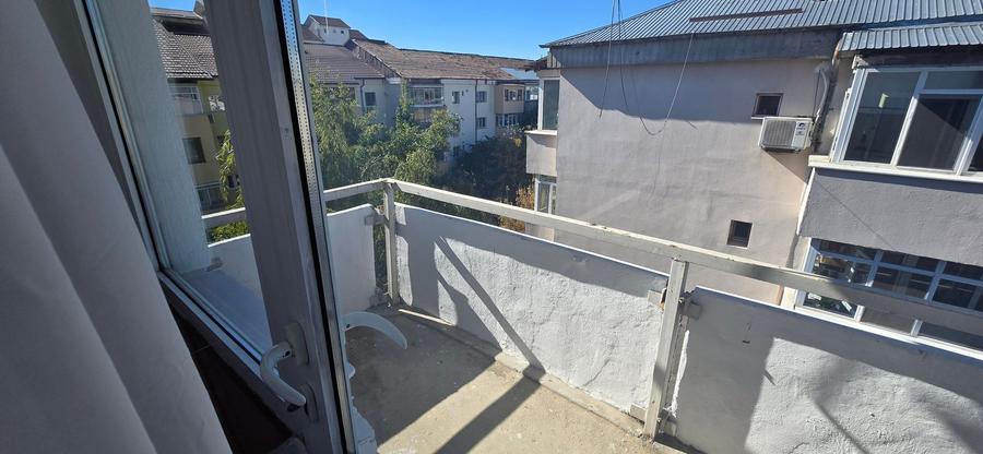 Vanzare apartament 4 camere , micro 3 Targoviste