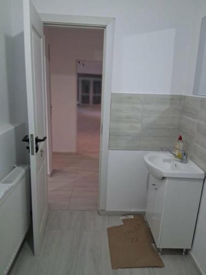 13 Septembrie-spatiul comercial stradal,renovat total,centrala termica