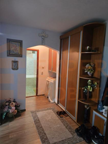 Ofer spre inchiriere apartament cu 2 camere decomandat Casa de Cultura