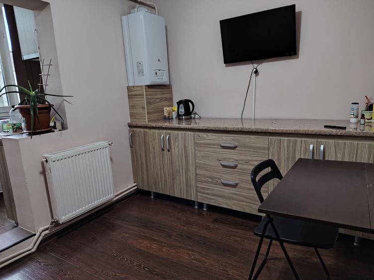 Inchiriez apartment 3 camere.
