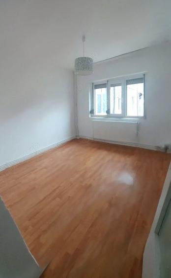 Apartament 3 camere decomandate – etaj 2 – Micro 21, Galați