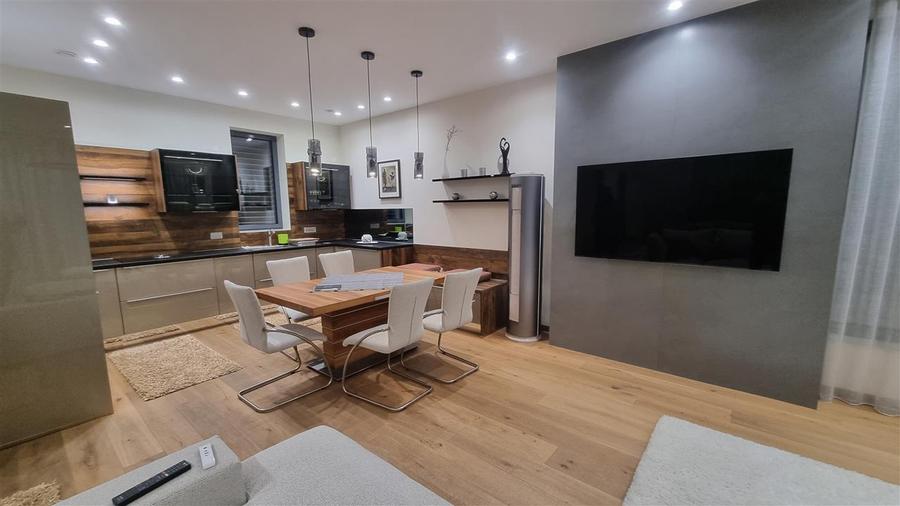 Apartament premium de 3 camere la vila zona Drumul Poienii