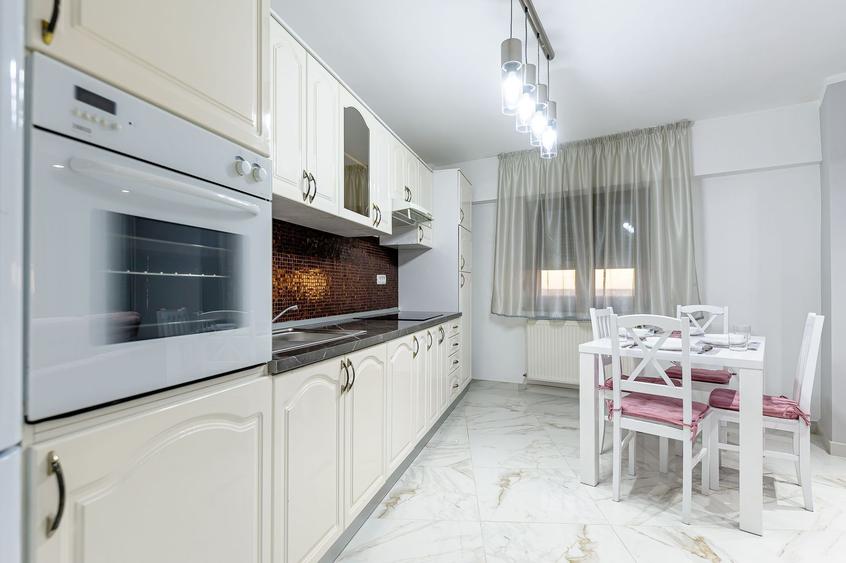 Apartament modern -3 camere, zona Intim