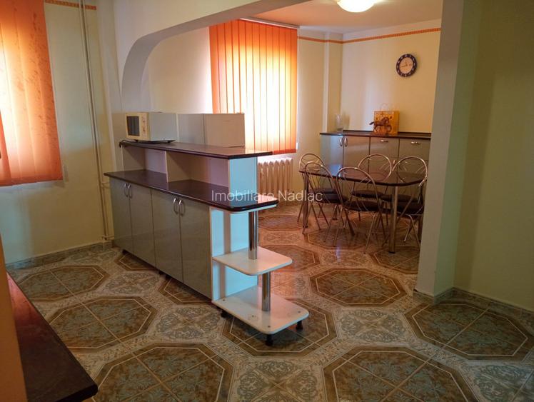 2 apartamente pe acelasi etaj cu garaj  in Nadlac - 5