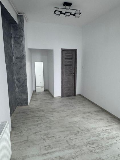 Studio de vanzare Piata Romana