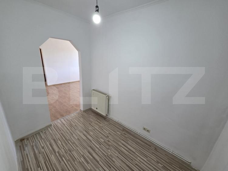 Apartament de vănzare, 3 camere, 64 mp, zona Sărmășag