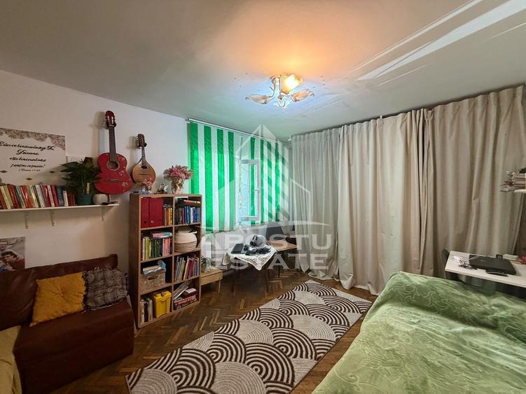 Apartament 2 camere de vanzare, parter, decomandat,Soarelui, Timisoara