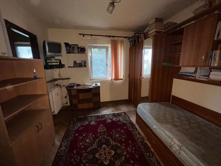 Garsoniera Ploiesti Vest 1, etaj 2, zona verde