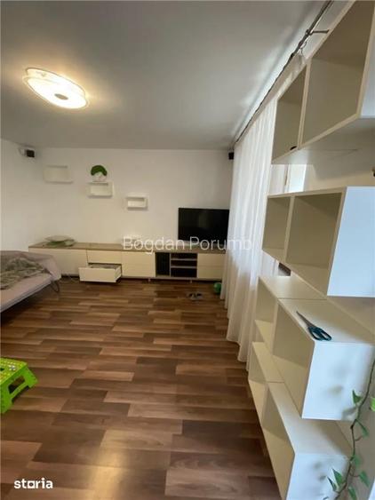 Casă modernă tip triplex, unitate de capăt  - 4