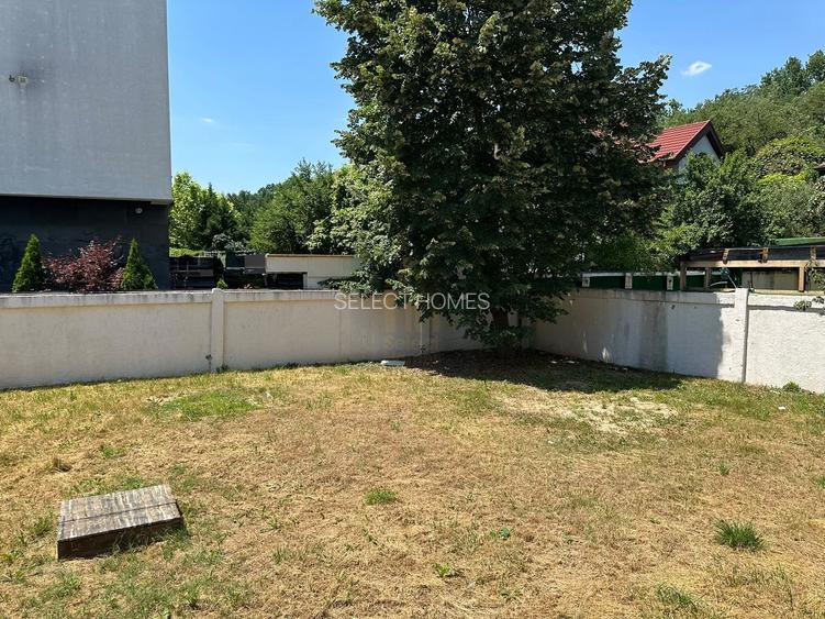 Vila 10 Camere 600mp Teren 1775 mp de Vanzare *Iancu Nicolae*