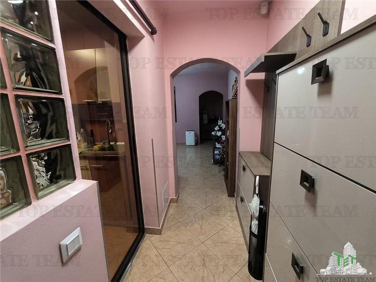 Apartament de vanzare 3 camere amenajat cu gust in zona Giulesti