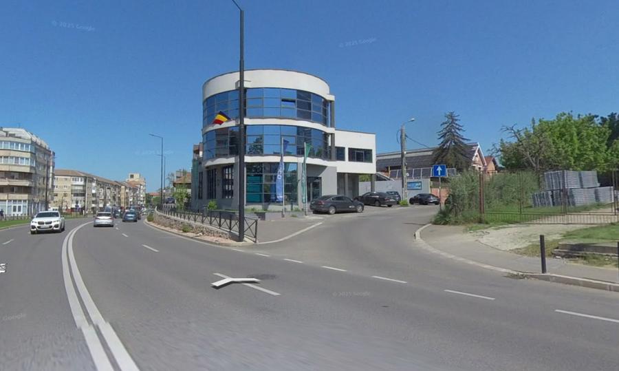 Spatiu comercial premium cu garaj de inchiriat pe str. Nufarului