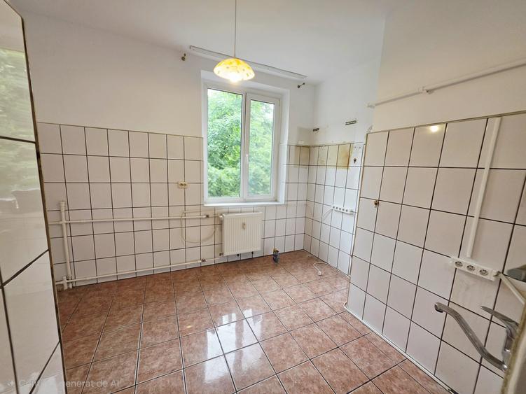 2 camere decomandat | 60 mp utili | Etaj 2 | Zona Sud | Boxă