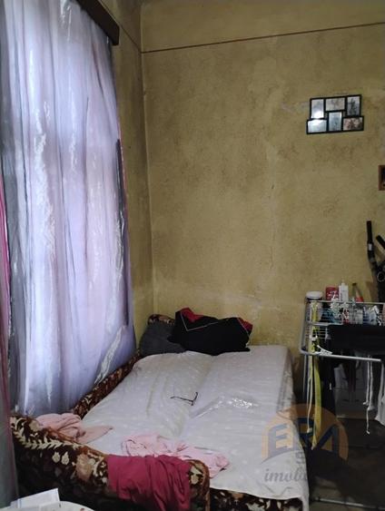 Apartament 2 camere la pret de 1 camera la curte ,Central, Str. Primariei