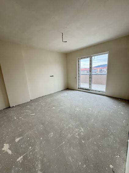 Apartament tip Penthouse, 3 camere, 64 mp, terasa 88 mp, Zona Eroilor