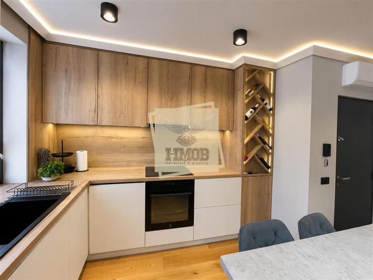 Apartament de LUX cu 3 camere si balcon zona Rahovei