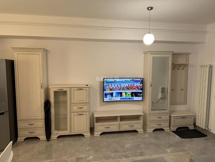 Inchiriere apartament bloc nou cu 3 camere CENTRU-PALAS - 2