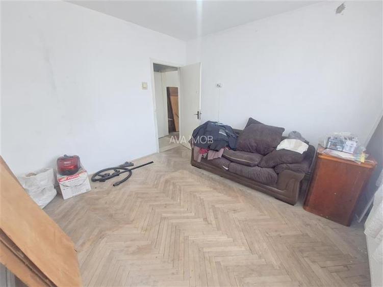 Apartament 2 camere semidecomandat, zona Garii - 5